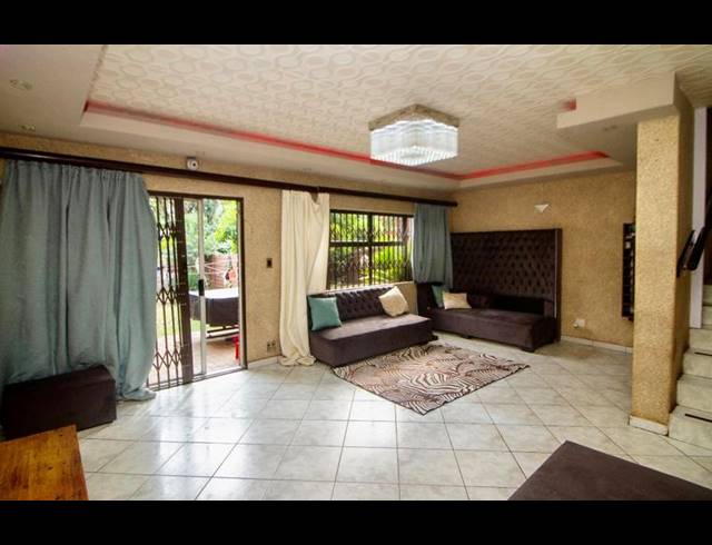 3 BEDROOM DUPLEX FOR SALE IN MEADOWBROOK